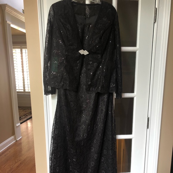 Elegant black lace dress - Picture 1 of 7